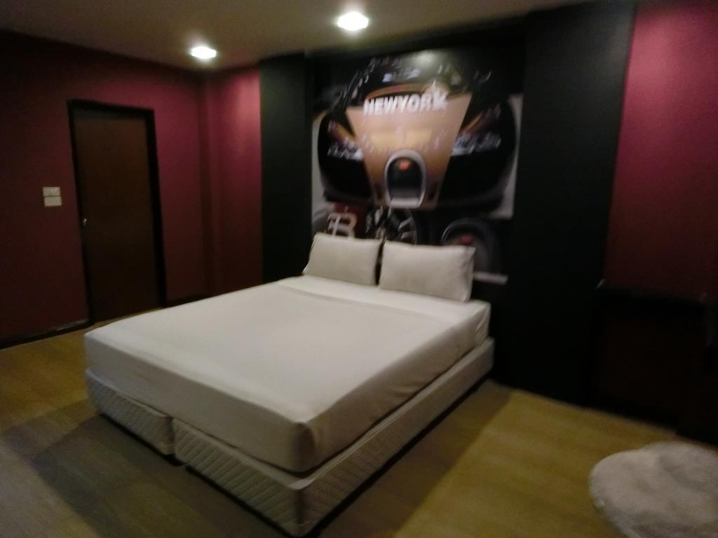 Newyork Suite Hotel Ban Ko  Kültér fotó
